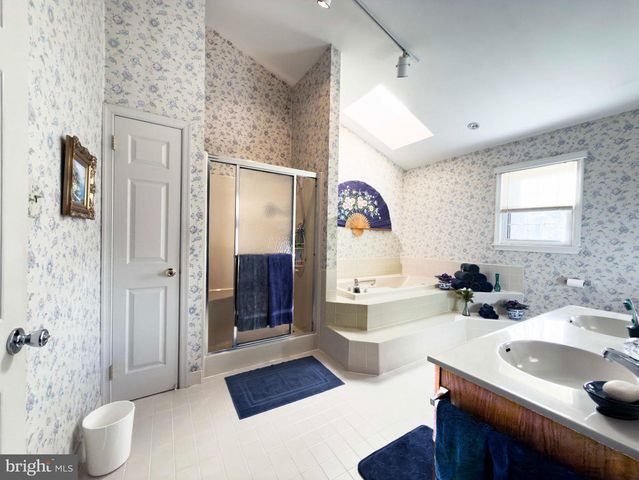 1016 WINDING RIVER LN, Phoenixville, PA 19460