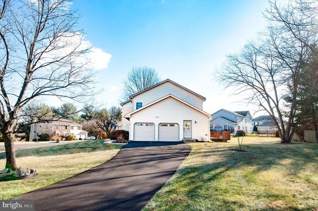 1016 WINDING RIVER LN, Phoenixville, PA 19460