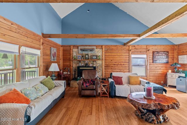 527 Highway 172, Hubert, NC 28539