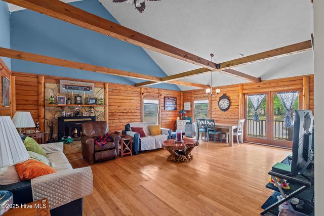527 Highway 172, Hubert, NC 28539