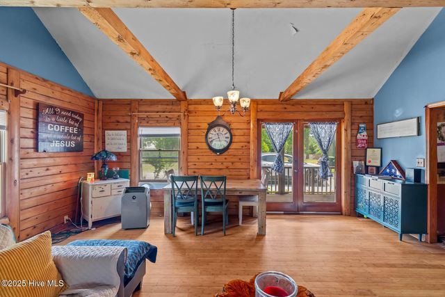 527 Highway 172, Hubert, NC 28539