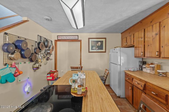527 Highway 172, Hubert, NC 28539