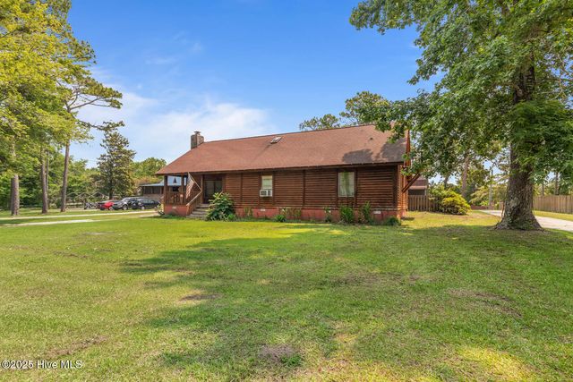 527 Highway 172, Hubert, NC 28539