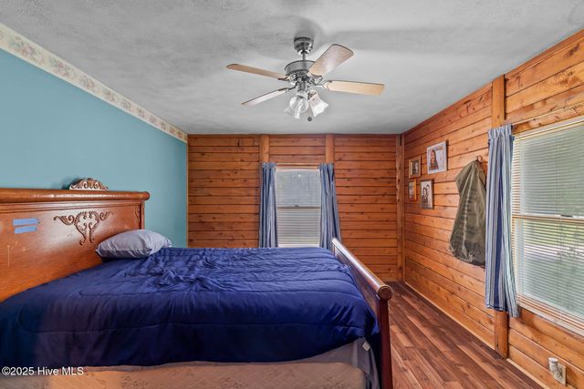 527 Highway 172, Hubert, NC 28539