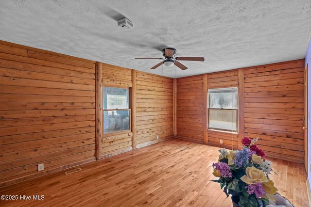 527 Highway 172, Hubert, NC 28539
