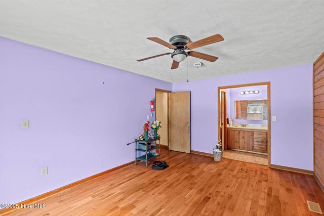527 Highway 172, Hubert, NC 28539