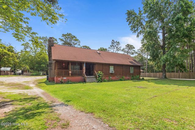 527 Highway 172, Hubert, NC 28539