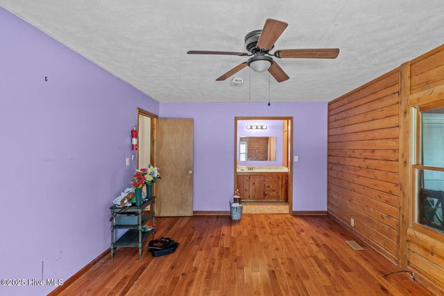 527 Highway 172, Hubert, NC 28539