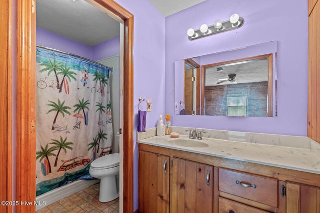 527 Highway 172, Hubert, NC 28539