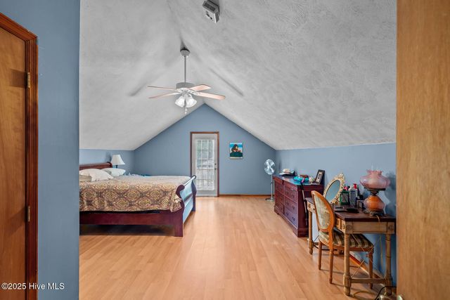 527 Highway 172, Hubert, NC 28539