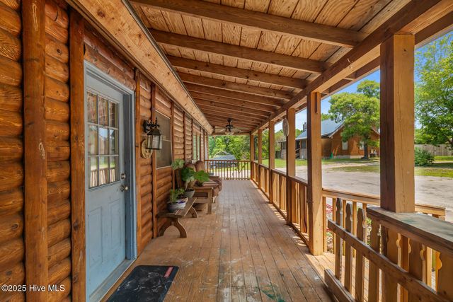 527 Highway 172, Hubert, NC 28539