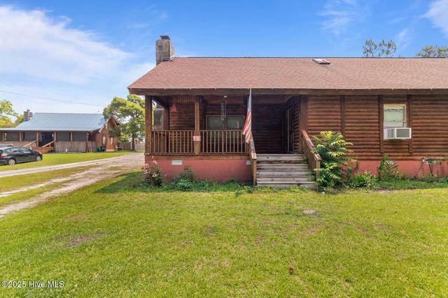 527 Highway 172, Hubert, NC 28539