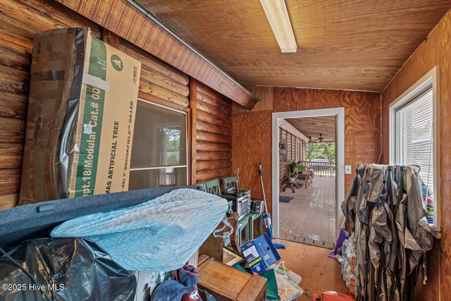 527 Highway 172, Hubert, NC 28539