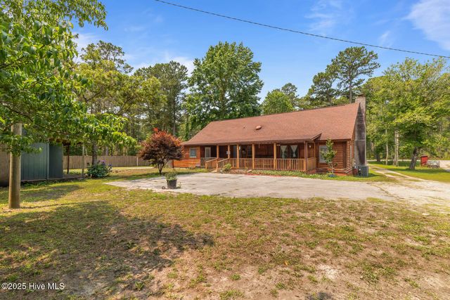 527 Highway 172, Hubert, NC 28539