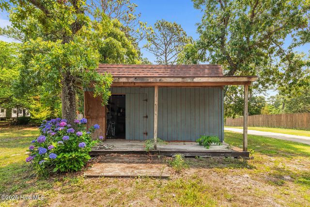 527 Highway 172, Hubert, NC 28539