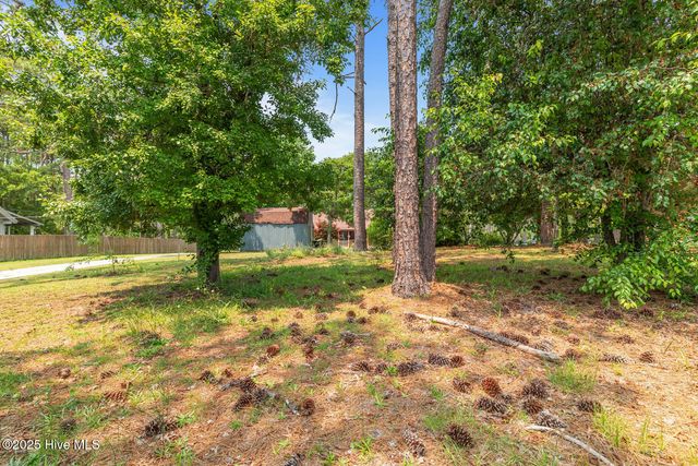 527 Highway 172, Hubert, NC 28539
