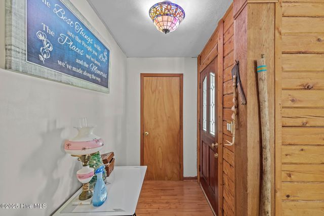 527 Highway 172, Hubert, NC 28539