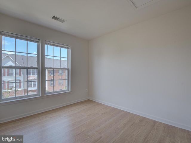 13013 CORDELIA CT, Woodbridge, VA 22192