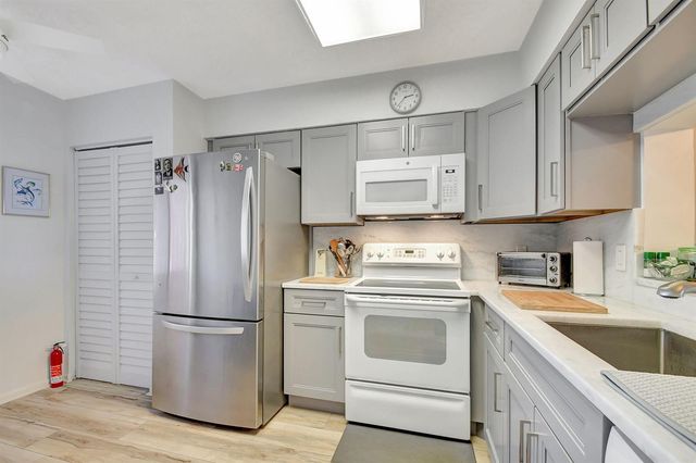 6866 Huntington Lane 508, Delray Beach, FL 33446