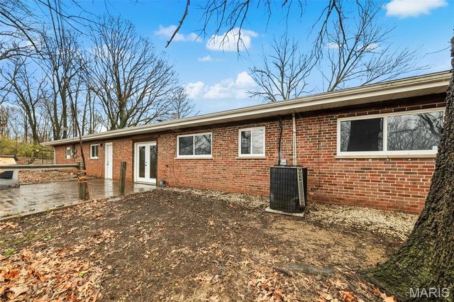 1227 Teson Road, Hazelwood, MO 63042