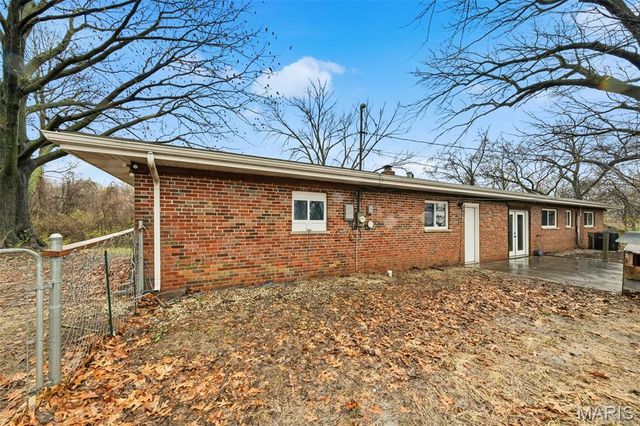 1227 Teson Road, Hazelwood, MO 63042