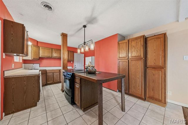 1227 Teson Road, Hazelwood, MO 63042