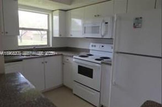 2021 NW 59th Ter 0, Lauderhill, FL 33313