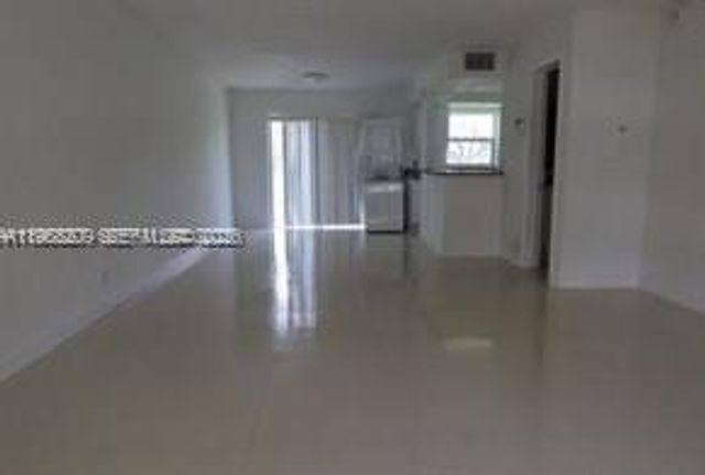 2021 NW 59th Ter 0, Lauderhill, FL 33313