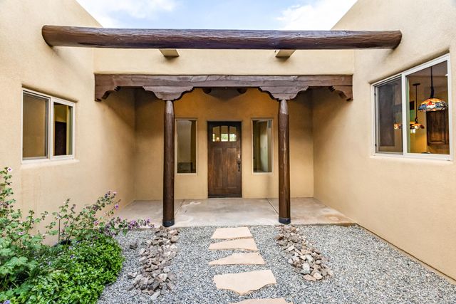 953 Camino Sin Pasada, Corrales, NM 87048