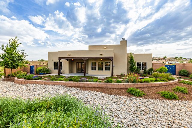 953 Camino Sin Pasada, Corrales, NM 87048