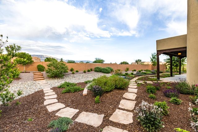 953 Camino Sin Pasada, Corrales, NM 87048