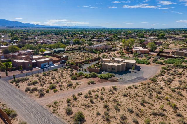 953 Camino Sin Pasada, Corrales, NM 87048
