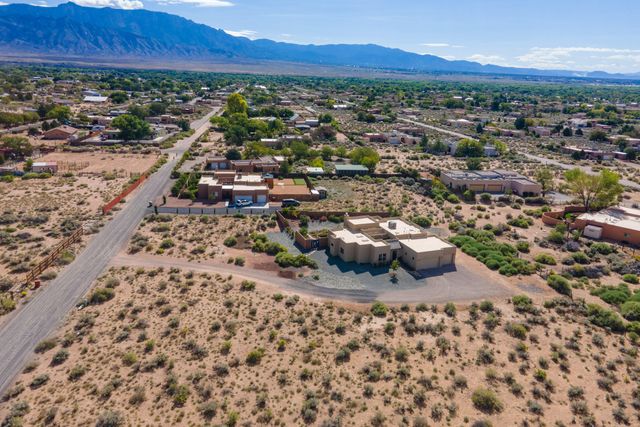 953 Camino Sin Pasada, Corrales, NM 87048