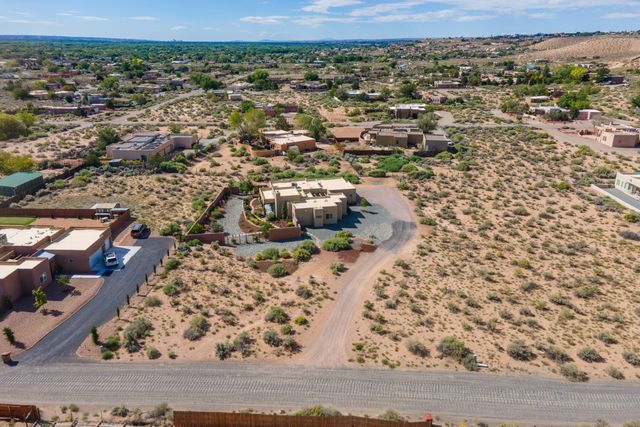 953 Camino Sin Pasada, Corrales, NM 87048
