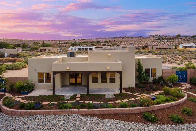 953 Camino Sin Pasada, Corrales, NM 87048