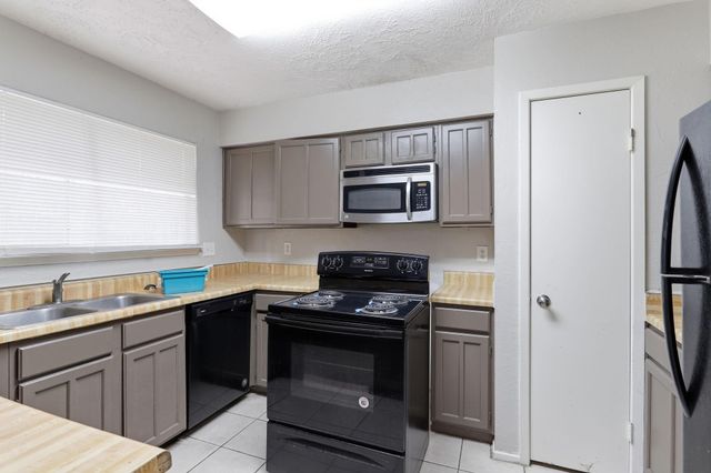 4118 Pinebridge Lane, Spring, TX 77388