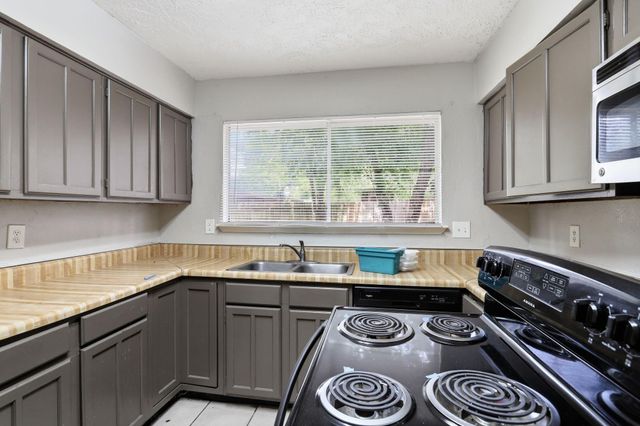 4118 Pinebridge Lane, Spring, TX 77388
