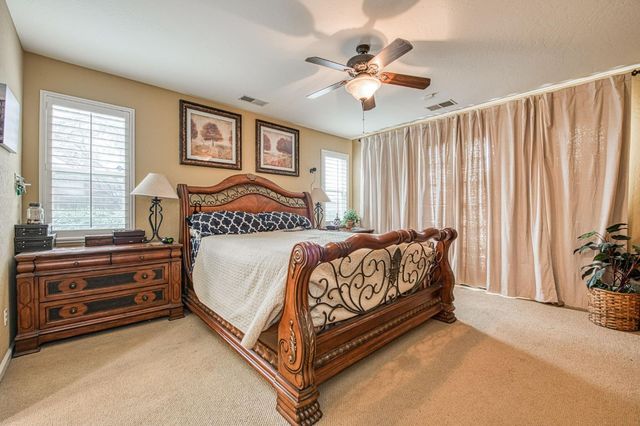 5571 E Lorena Avenue, Fresno, CA 93727