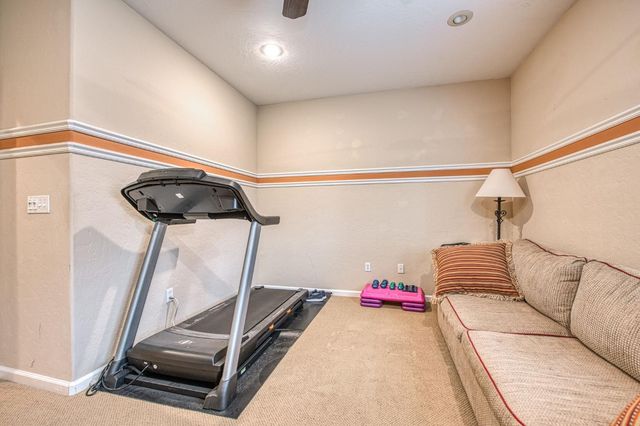 5571 E Lorena Avenue, Fresno, CA 93727