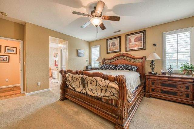 5571 E Lorena Avenue, Fresno, CA 93727