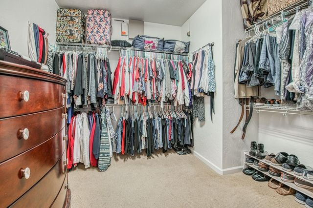 5571 E Lorena Avenue, Fresno, CA 93727