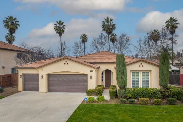 5571 E Lorena Avenue, Fresno, CA 93727