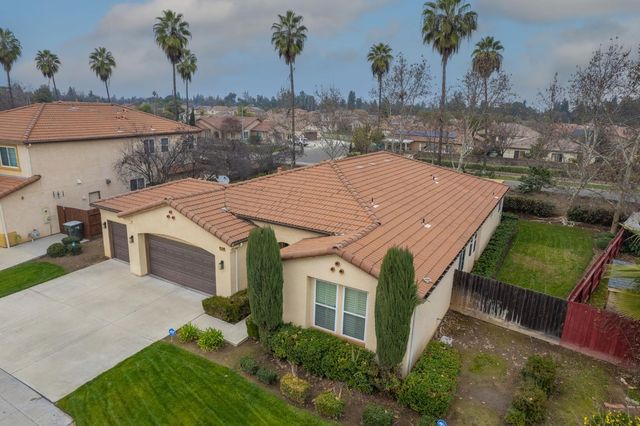 5571 E Lorena Avenue, Fresno, CA 93727