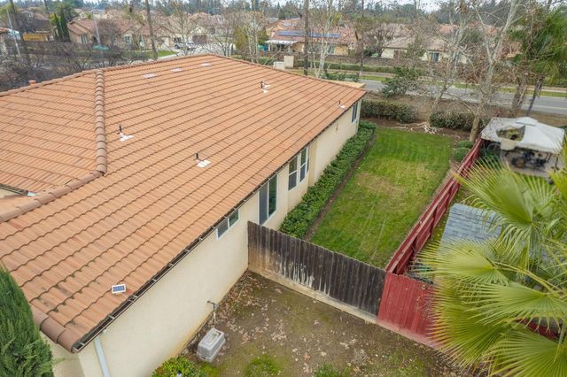 5571 E Lorena Avenue, Fresno, CA 93727