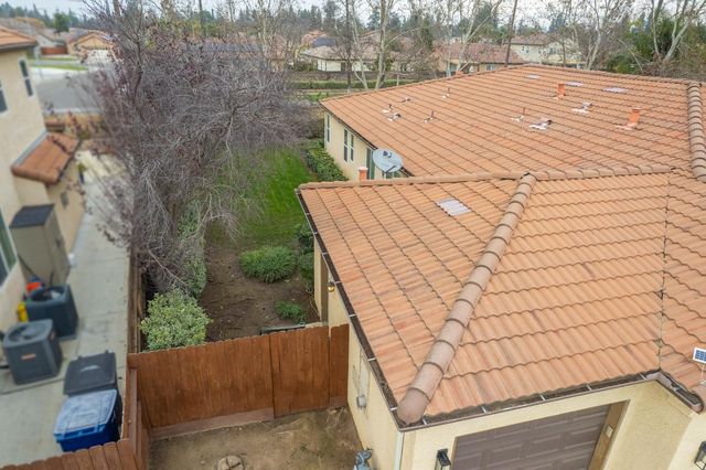 5571 E Lorena Avenue, Fresno, CA 93727