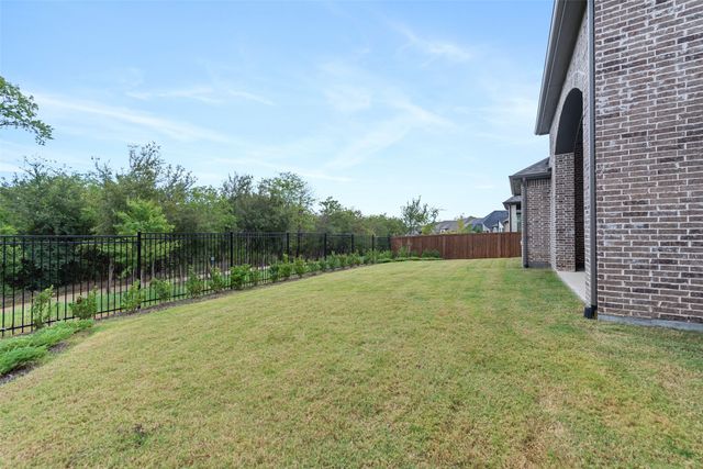 708 Bluestem Drive, Aubrey, TX 76227