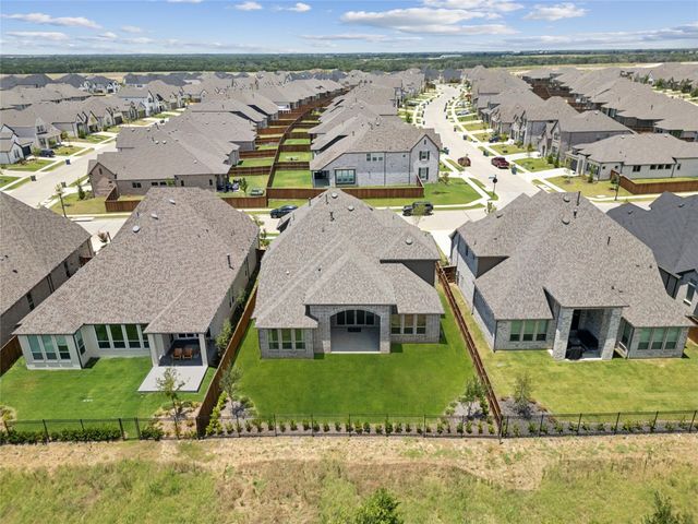 708 Bluestem Drive, Aubrey, TX 76227