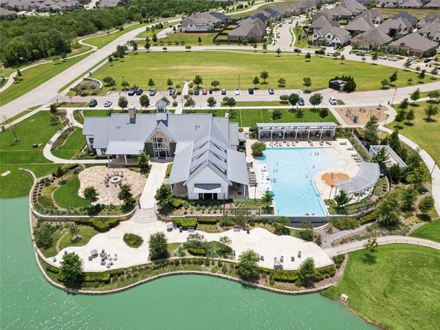 708 Bluestem Drive, Aubrey, TX 76227