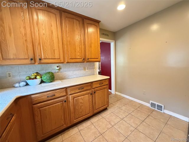 135 S Lafayette Street, Dearborn, MI 48124