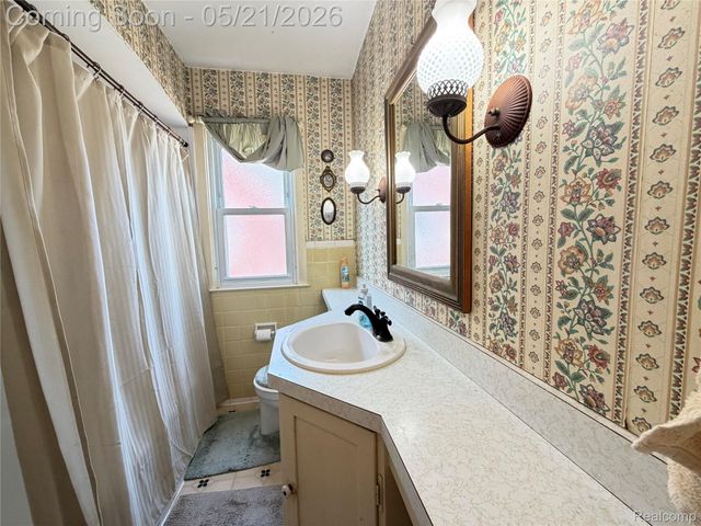 135 S Lafayette Street, Dearborn, MI 48124